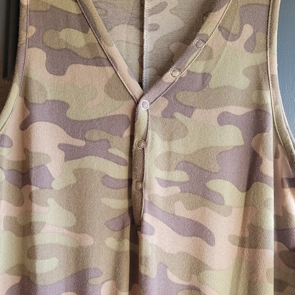 Camo pants romper - Picture 3 of 8